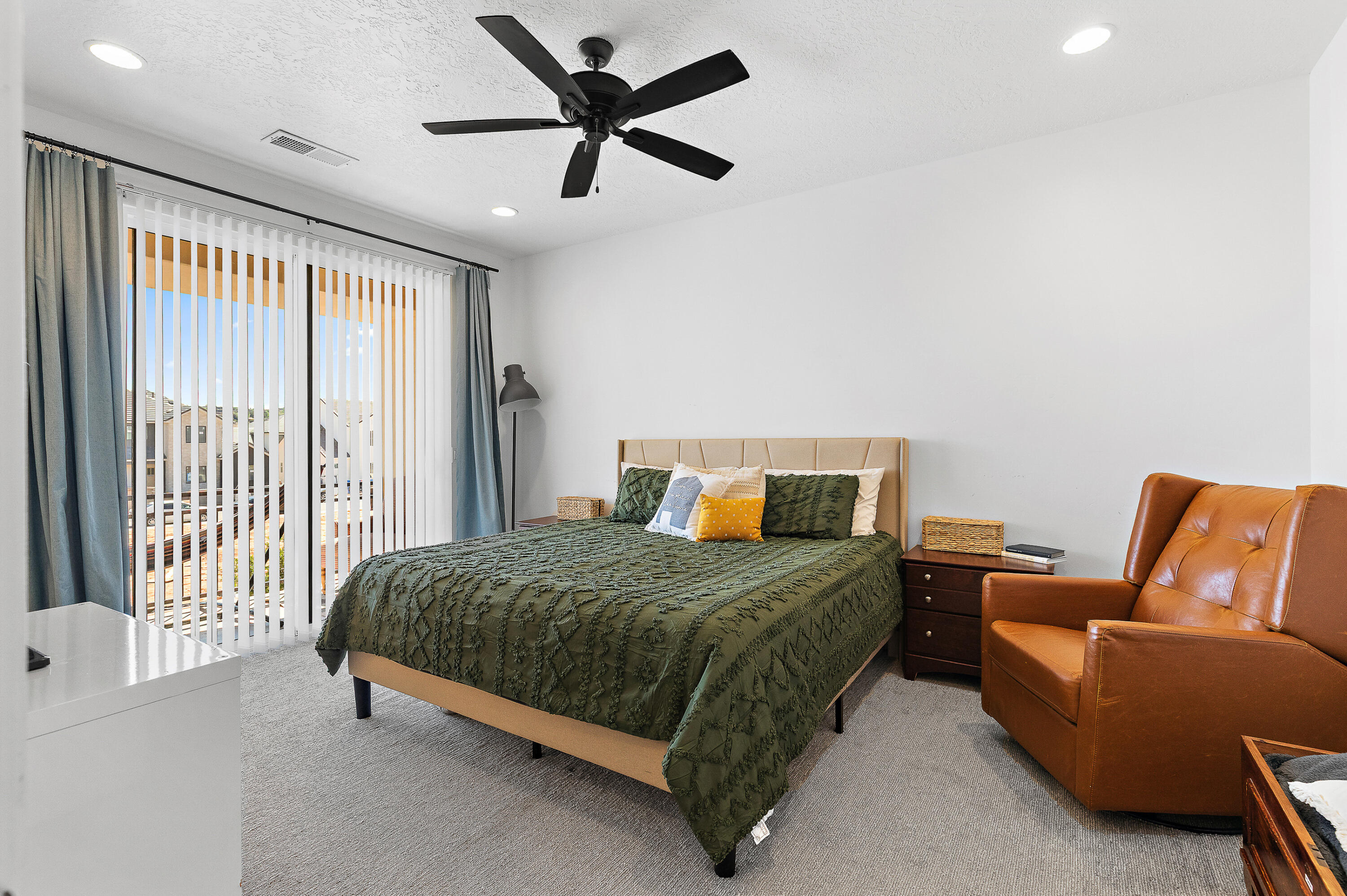 WOODLAND ESTATES TOWNHOMES - Residential