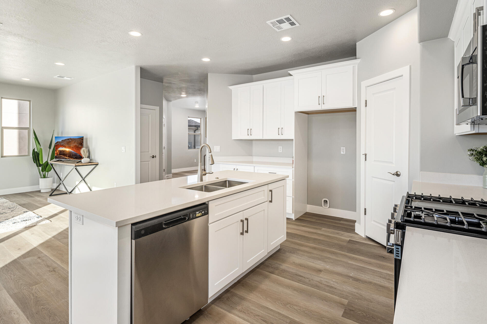 HURRICANE HOLLOW - Residential