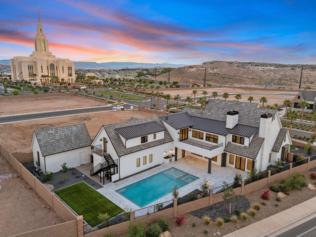 Photo of 1481 S RED CLIFFS TEMPLE LN, Saint George, UT 84790 (MLS # 26-271340)