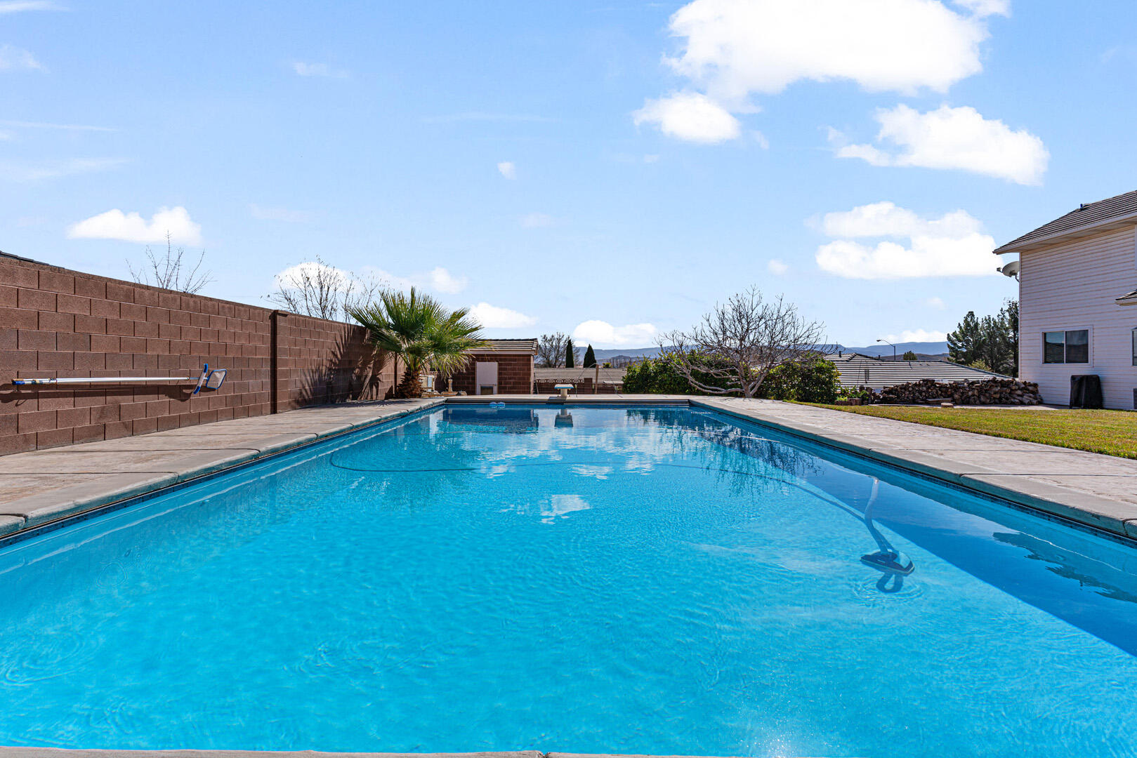 SKYLINE ESTATES - Residential