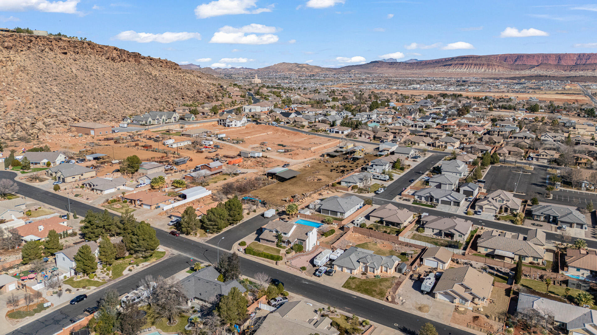 SKYLINE ESTATES - Residential