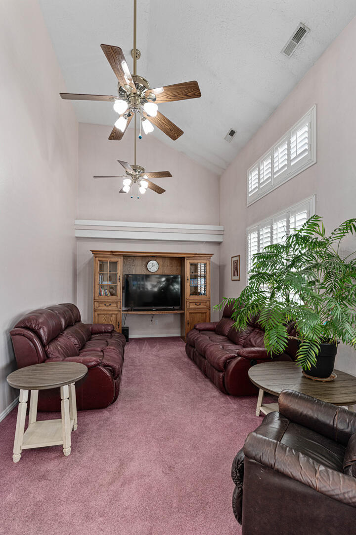 SKYLINE ESTATES - Residential