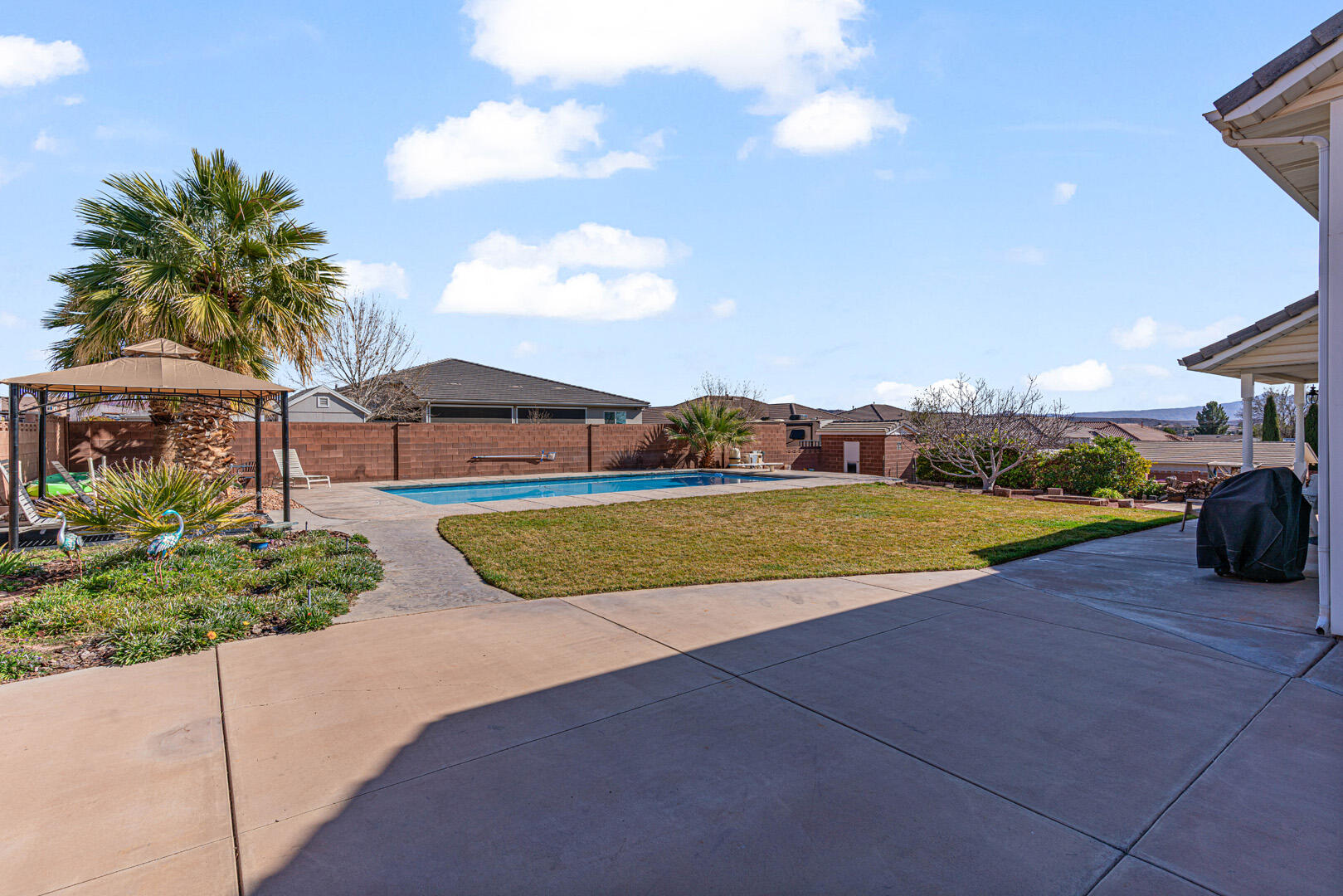 SKYLINE ESTATES - Residential