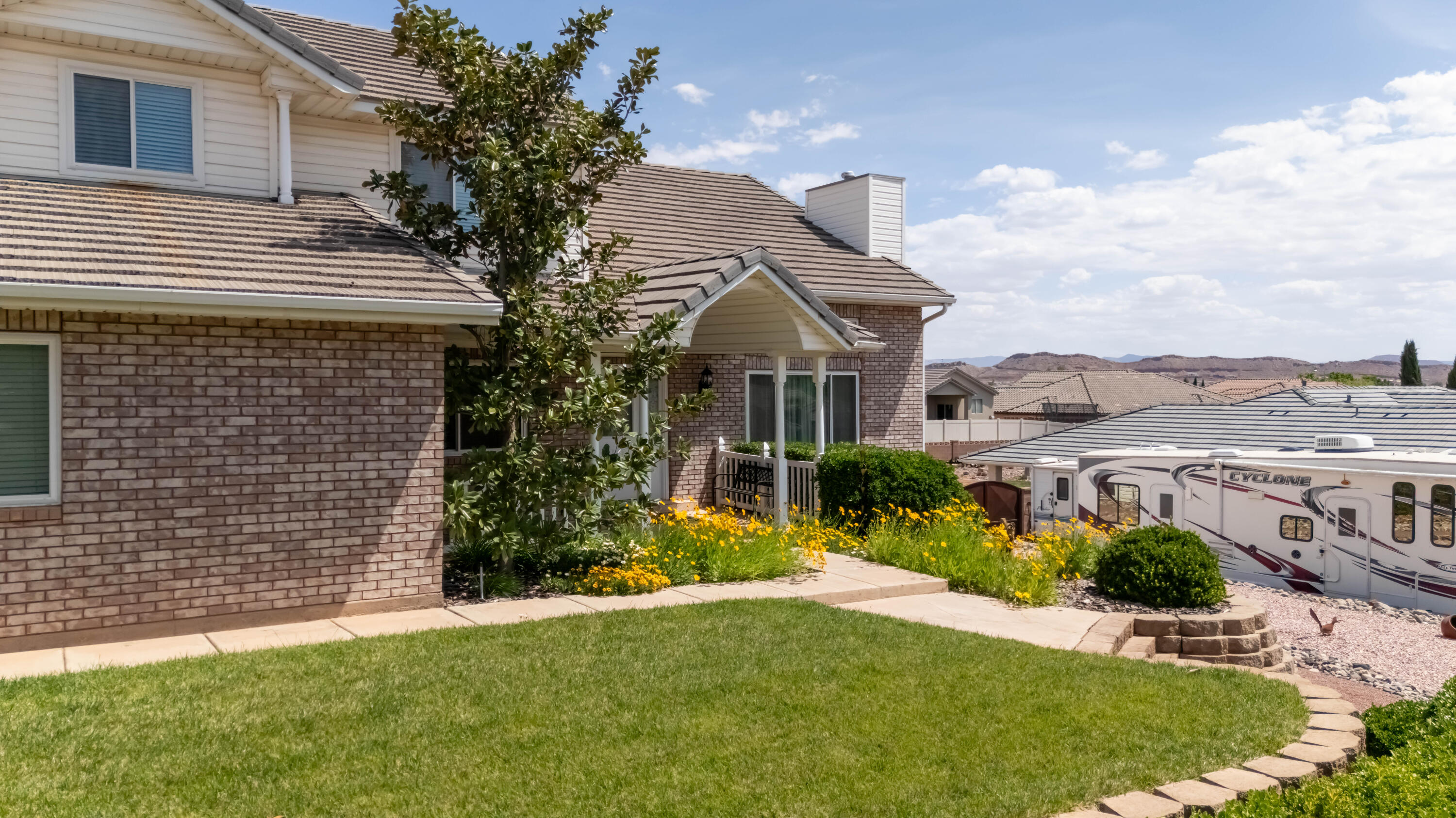 SKYLINE ESTATES - Residential