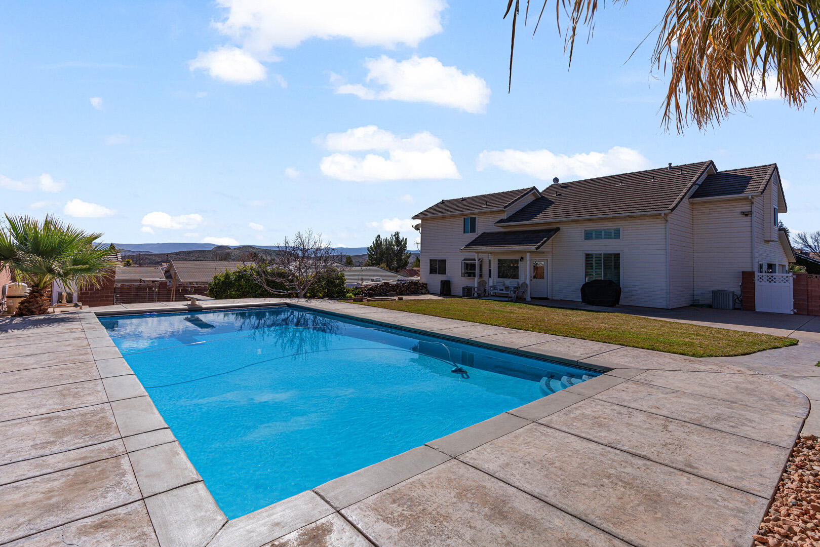 SKYLINE ESTATES - Residential