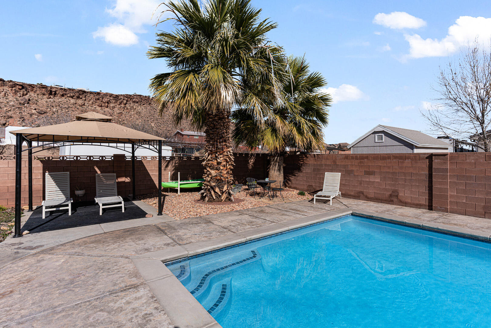 SKYLINE ESTATES - Residential