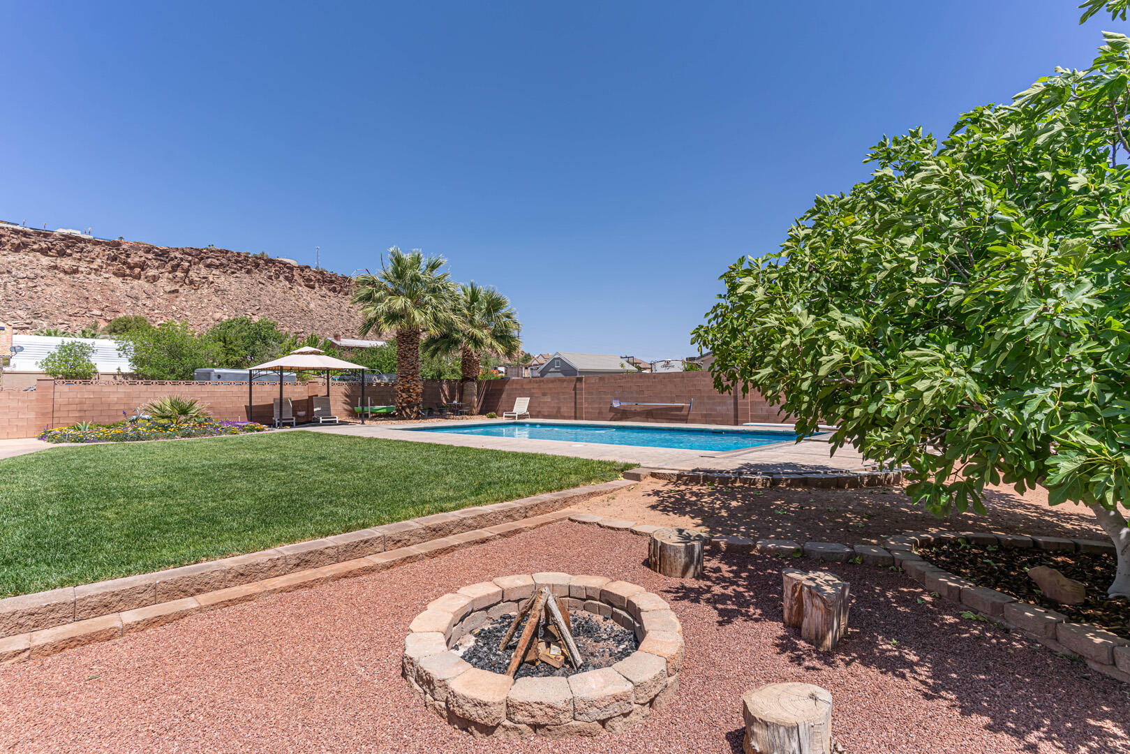 SKYLINE ESTATES - Residential