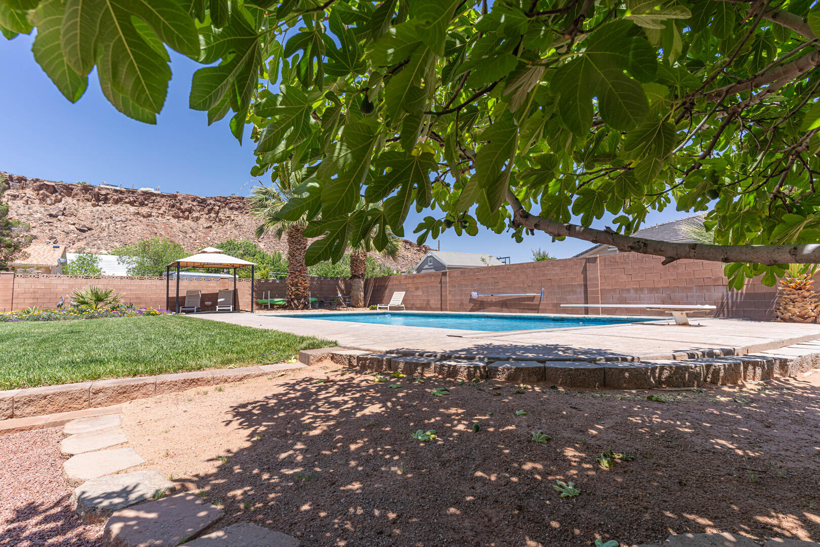 SKYLINE ESTATES - Residential