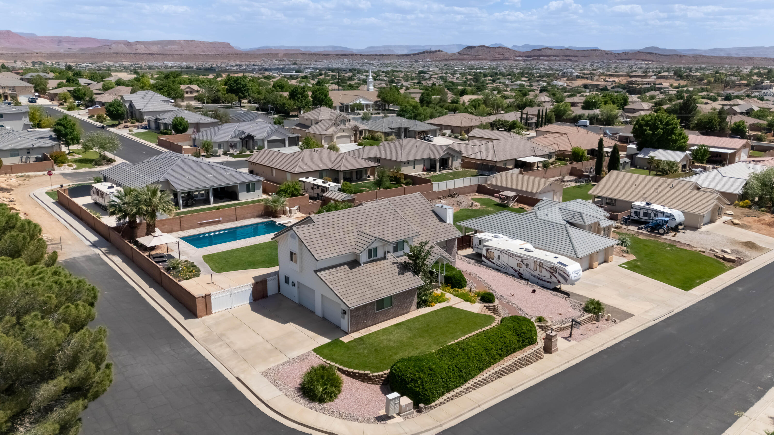 SKYLINE ESTATES - Residential