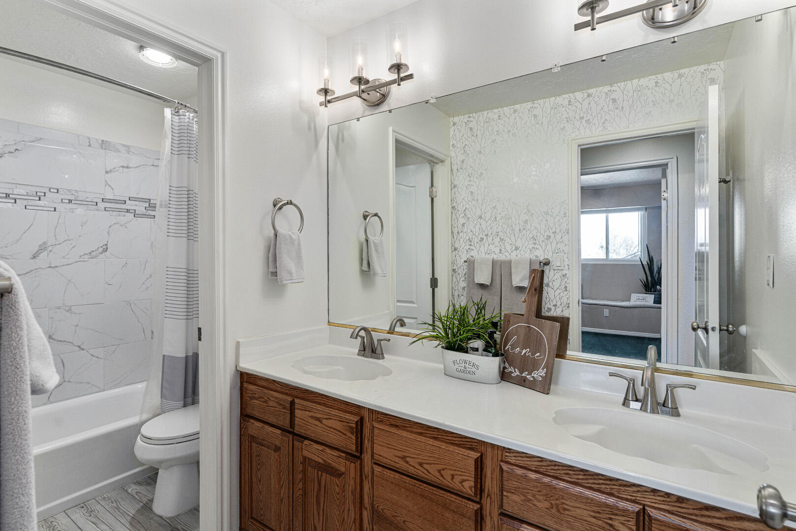 SKYLINE ESTATES - Residential