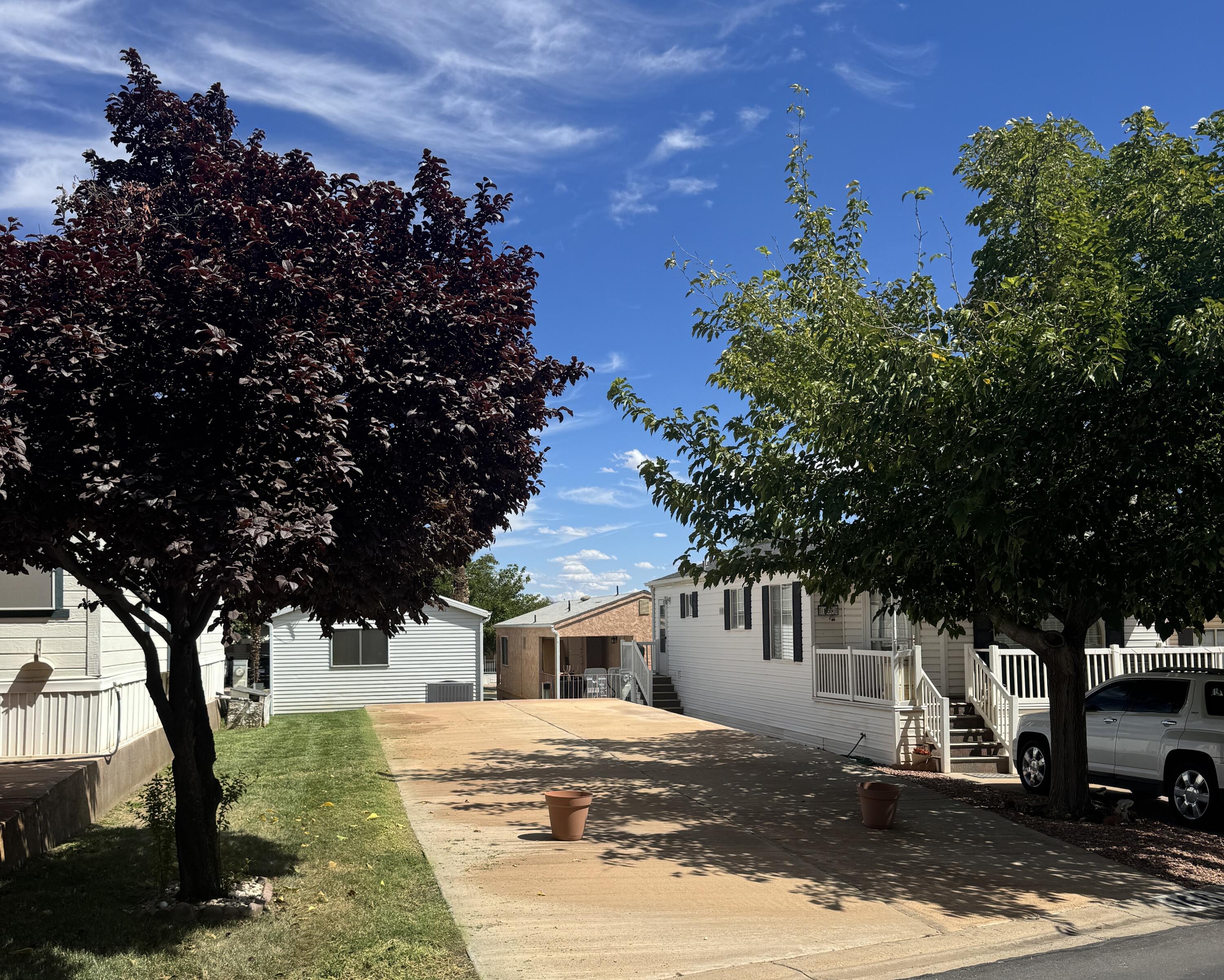 CANYON BREEZE RV RESORT - Land