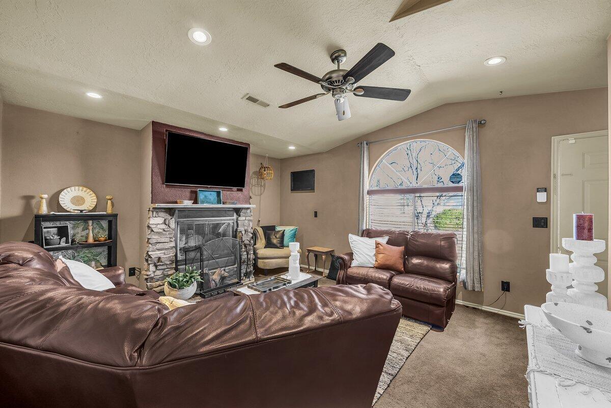 SUNRISE ESTATES - Residential