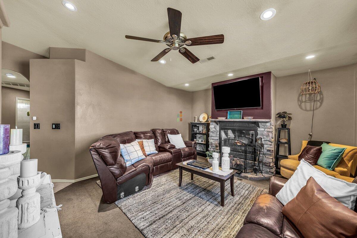 SUNRISE ESTATES - Residential