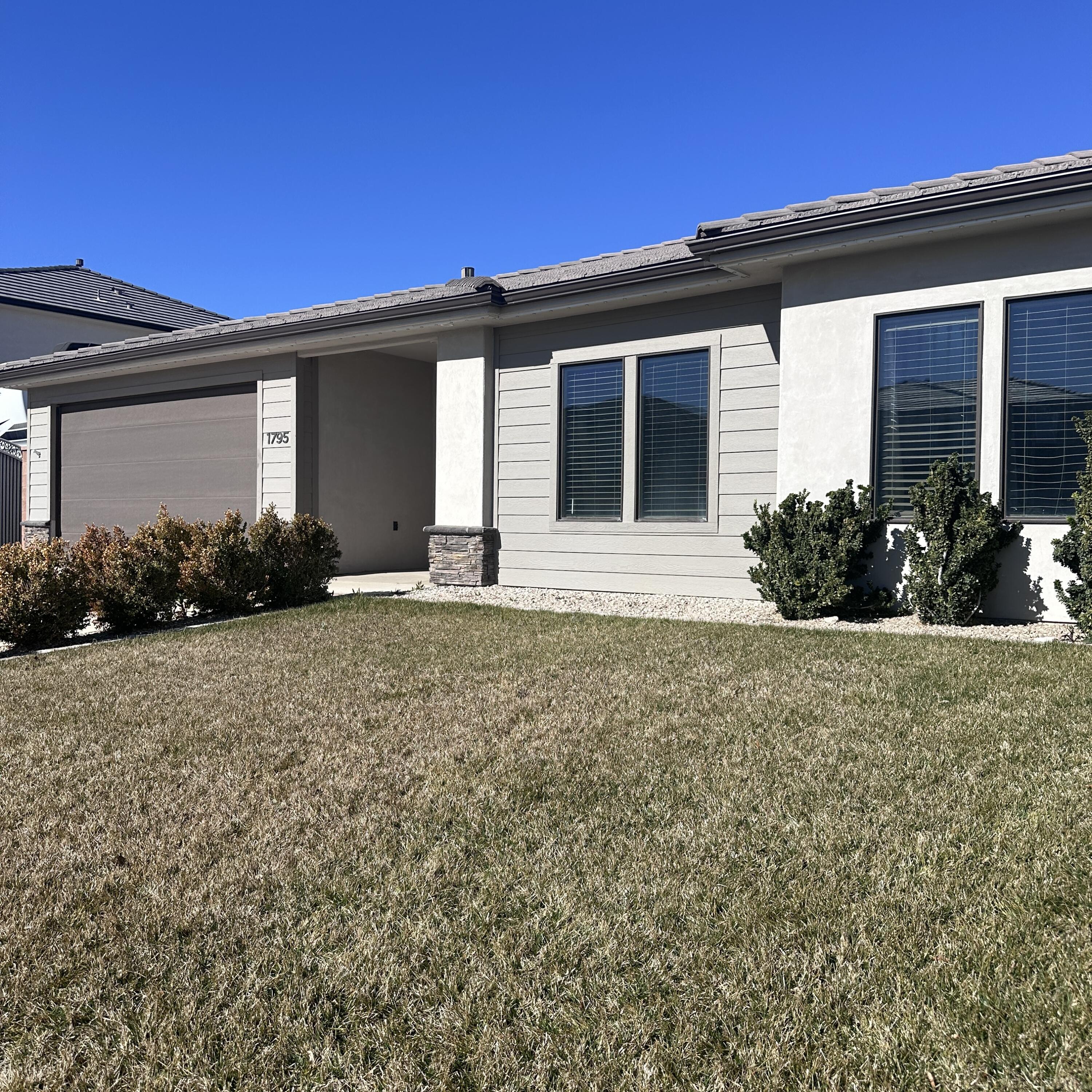 SAGE CANYON - Residential