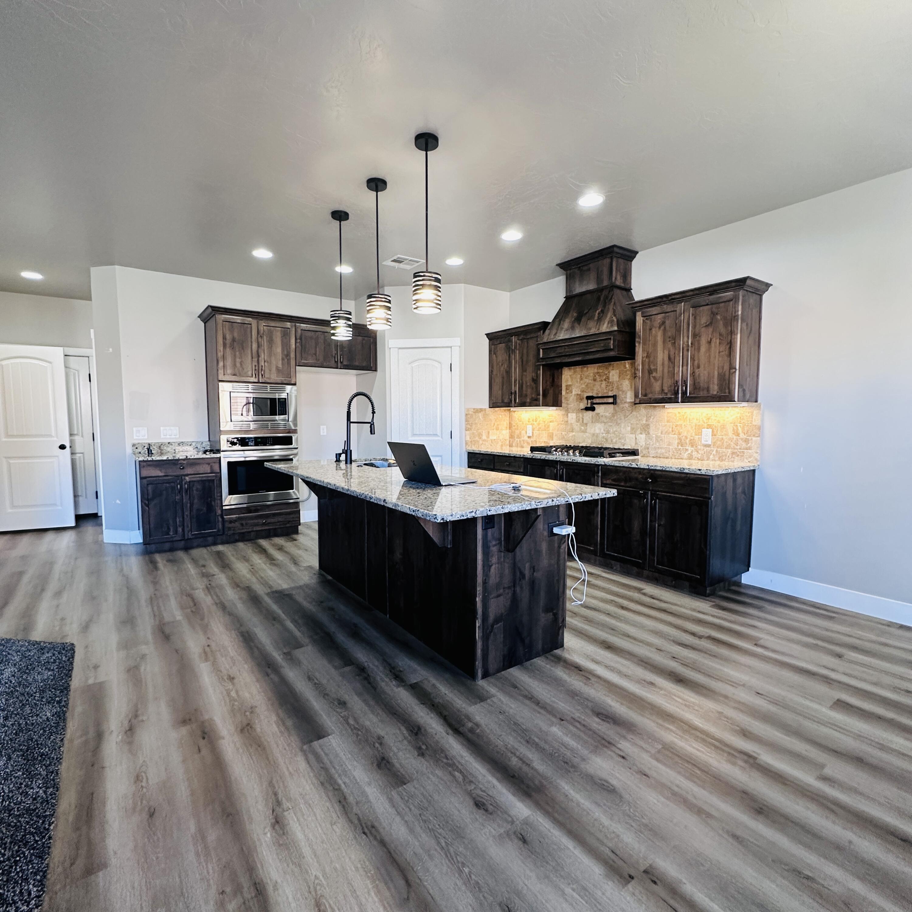 SAGE CANYON - Residential