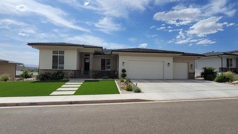 Photo of 1663 E Talus Way, Saint George, UT 84790 (MLS # 26-276771)
