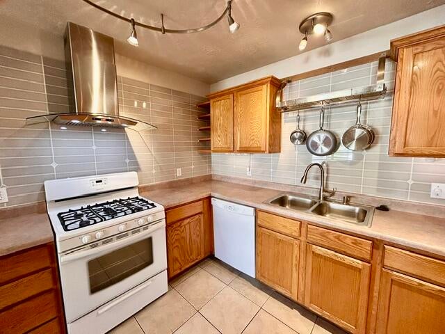 Photo of 617 W Evans Ridge CIR, Washington, UT 84780 (MLS # 26-273450)