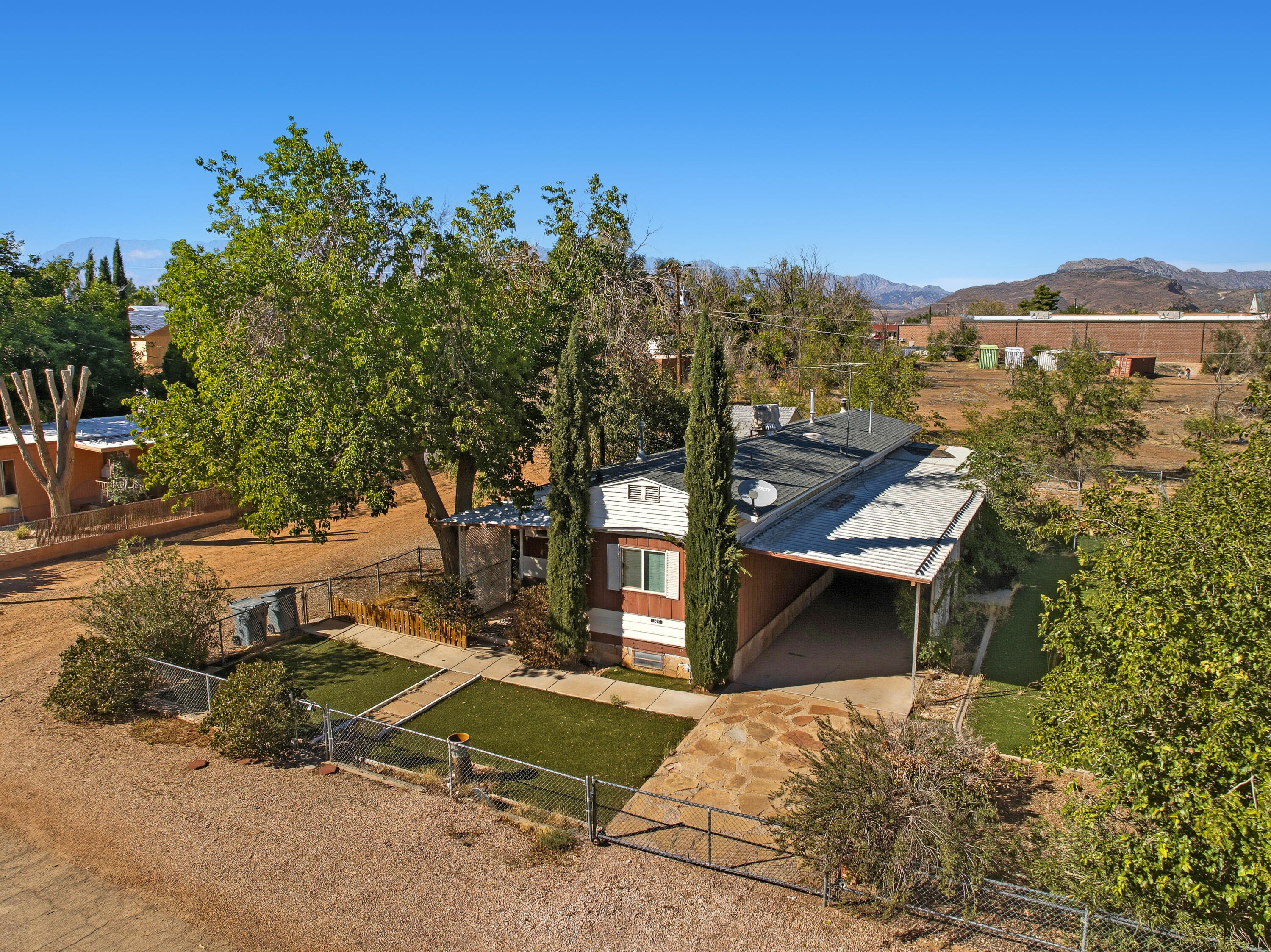 ORAL D & MINNIE E STOWELL - Residential