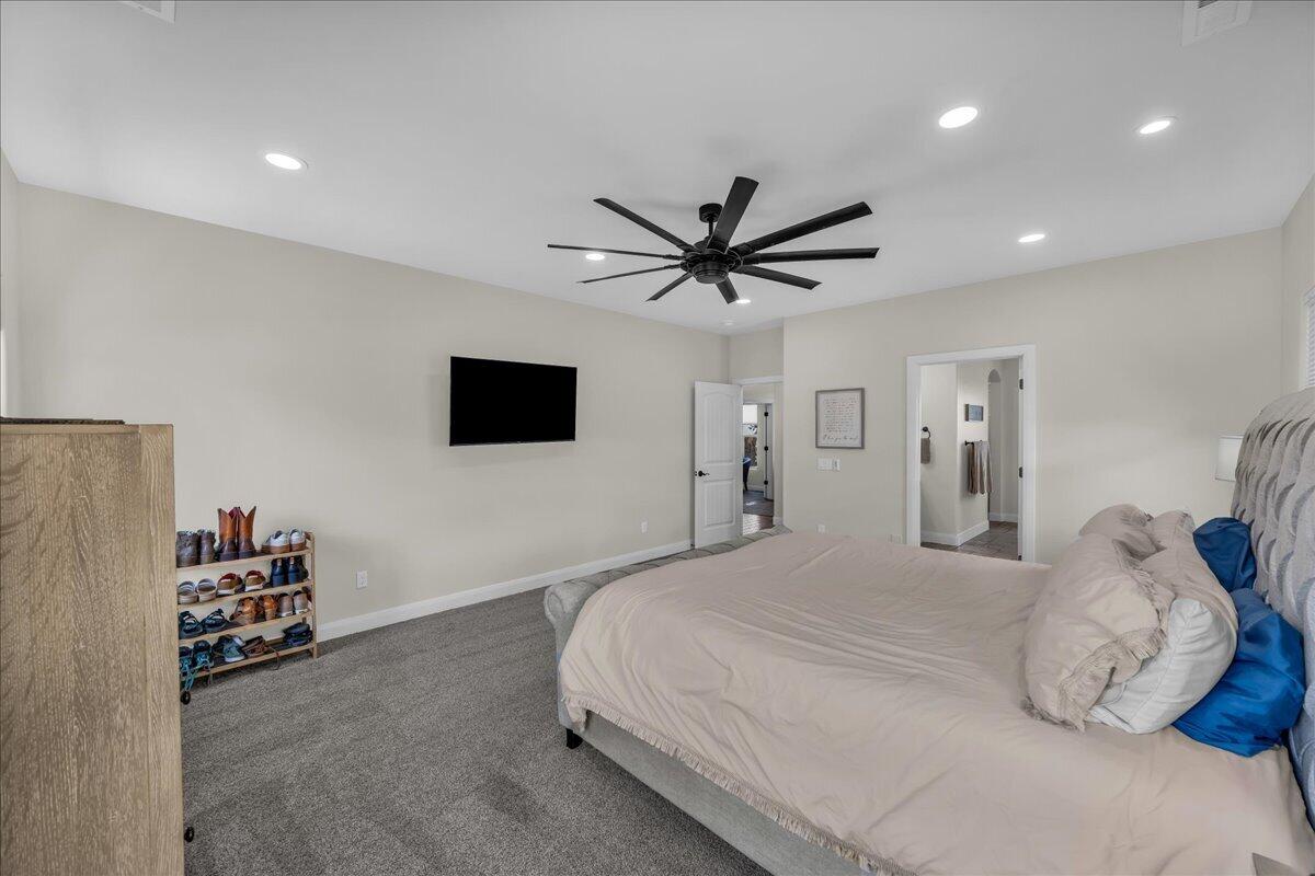 BRIDLE GATE ESTATES - Residential