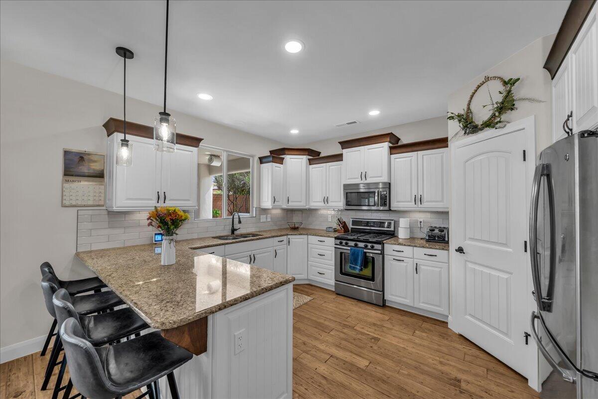 BRIDLE GATE ESTATES - Residential