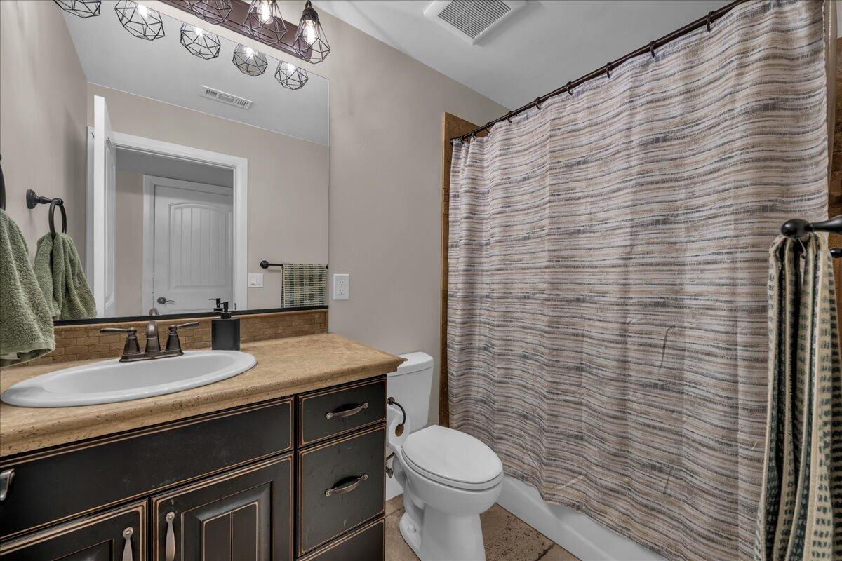 BRIDLE GATE ESTATES - Residential