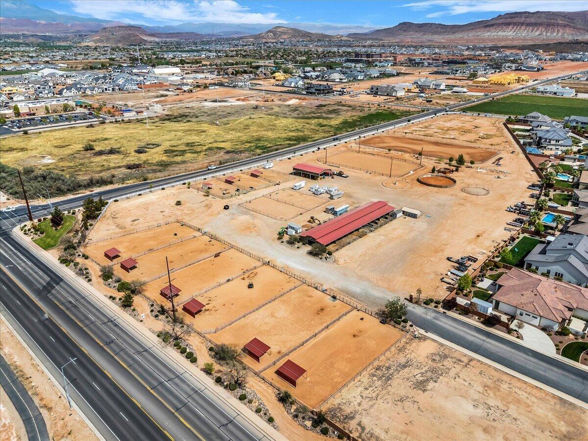 BRIDLE GATE ESTATES - Residential