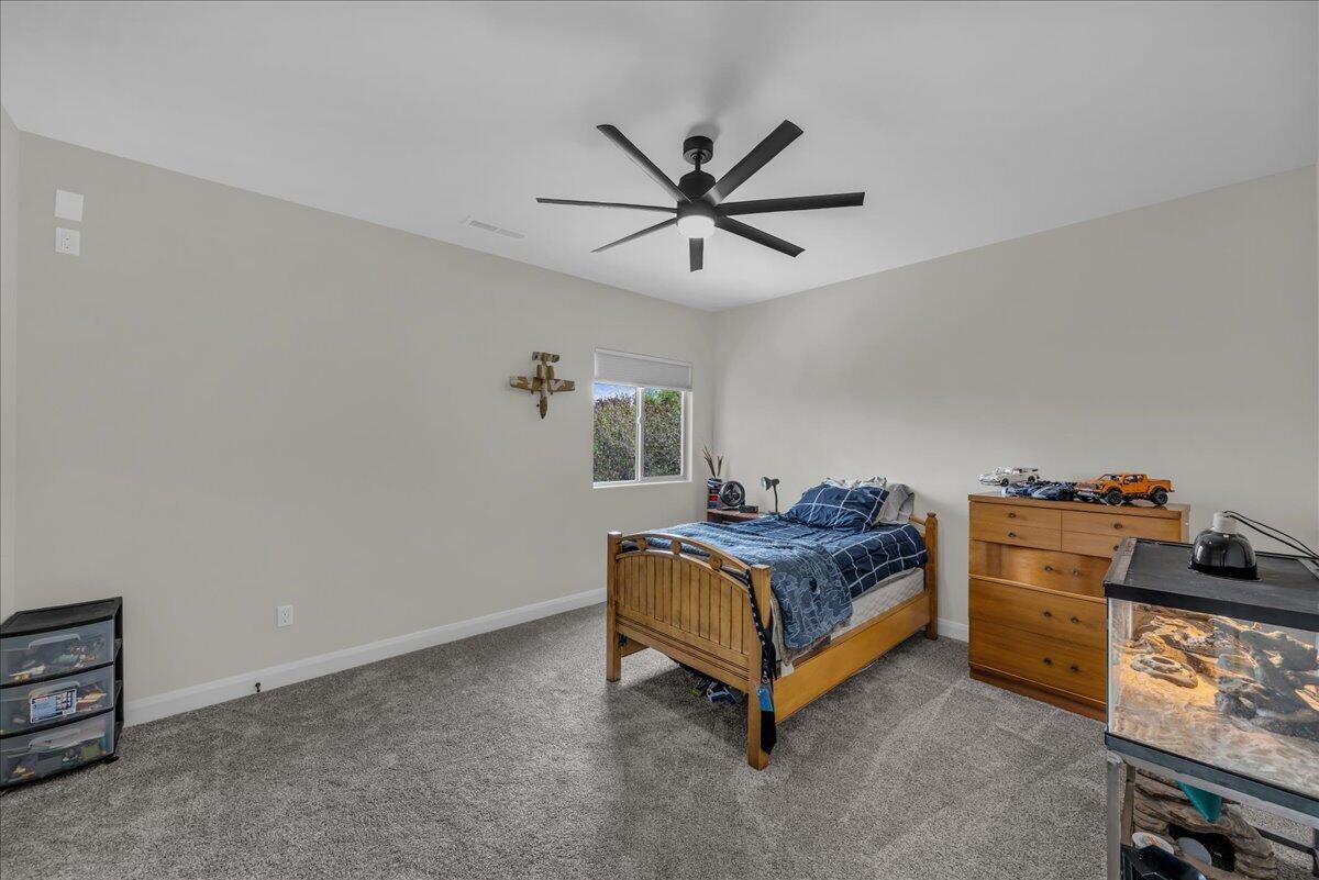 BRIDLE GATE ESTATES - Residential