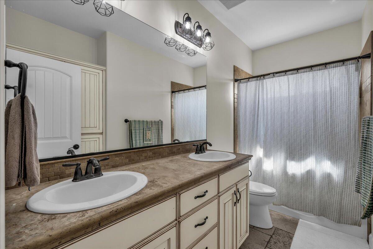 BRIDLE GATE ESTATES - Residential