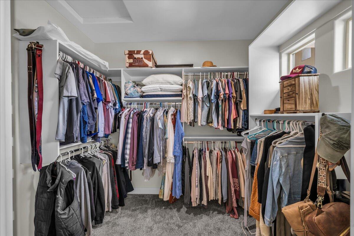 BRIDLE GATE ESTATES - Residential