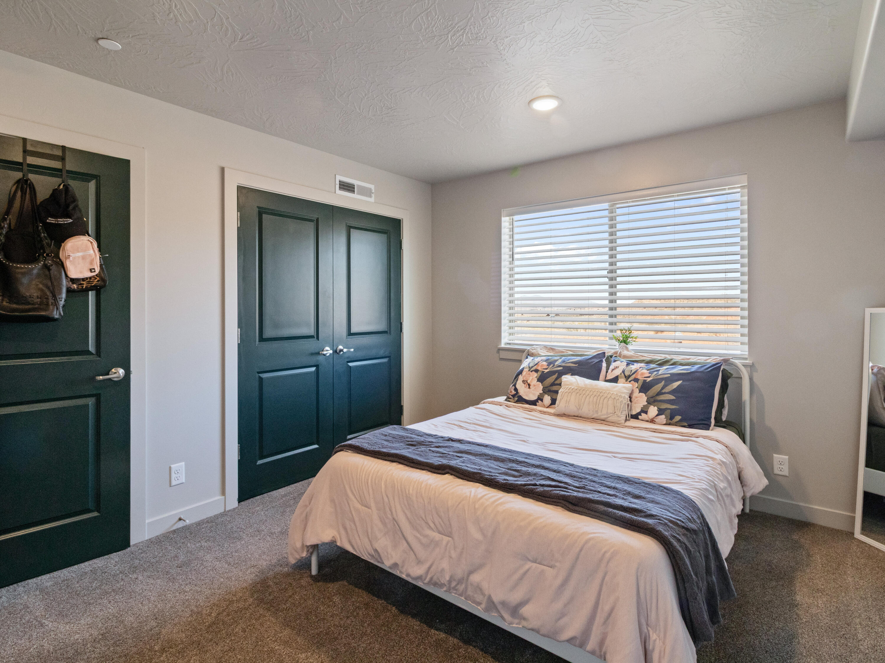 LONE ROCK CONDOS - Residential