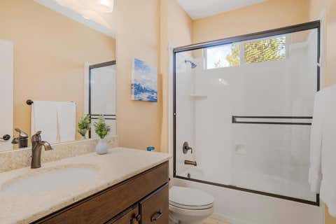 Tiny photo for 1587 W WHITESTONE DR, Saint George, UT 84790 (MLS # 26-273646)