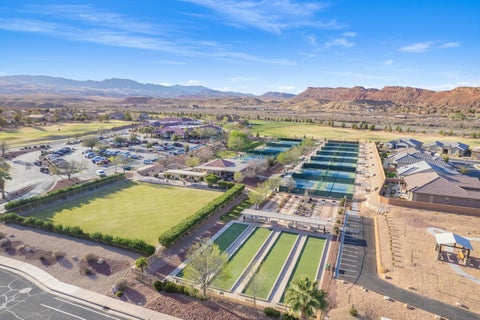 Tiny photo for 1587 W WHITESTONE DR, Saint George, UT 84790 (MLS # 26-273646)