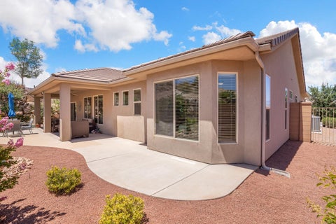 Tiny photo for 1587 W WHITESTONE DR, Saint George, UT 84790 (MLS # 26-273646)