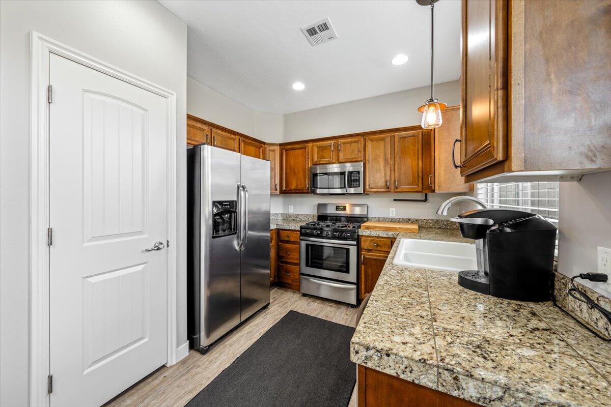 HIGHLAND PARK AT THE CORAL CANYON - Residential