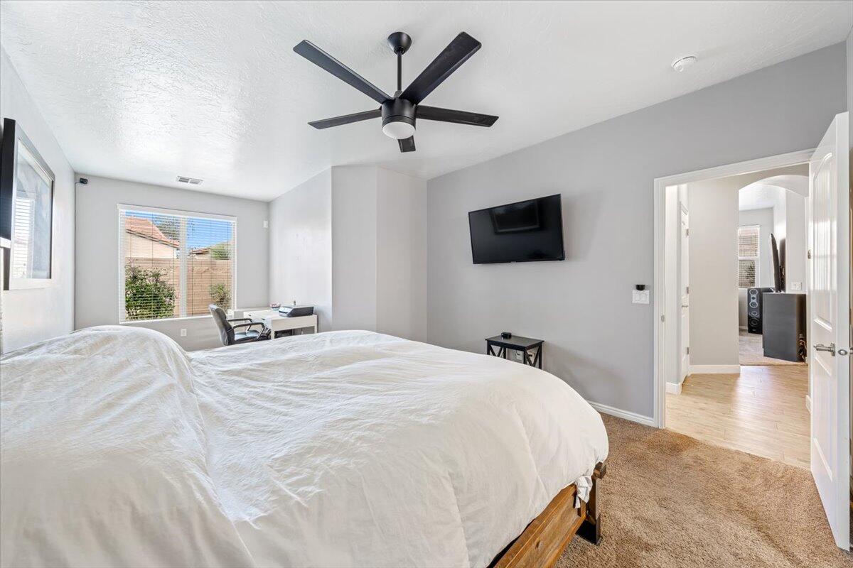 HIGHLAND PARK AT THE CORAL CANYON - Residential