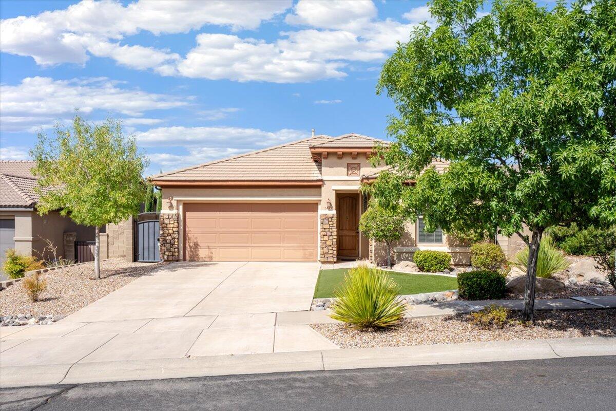 HIGHLAND PARK AT THE CORAL CANYON - Residential