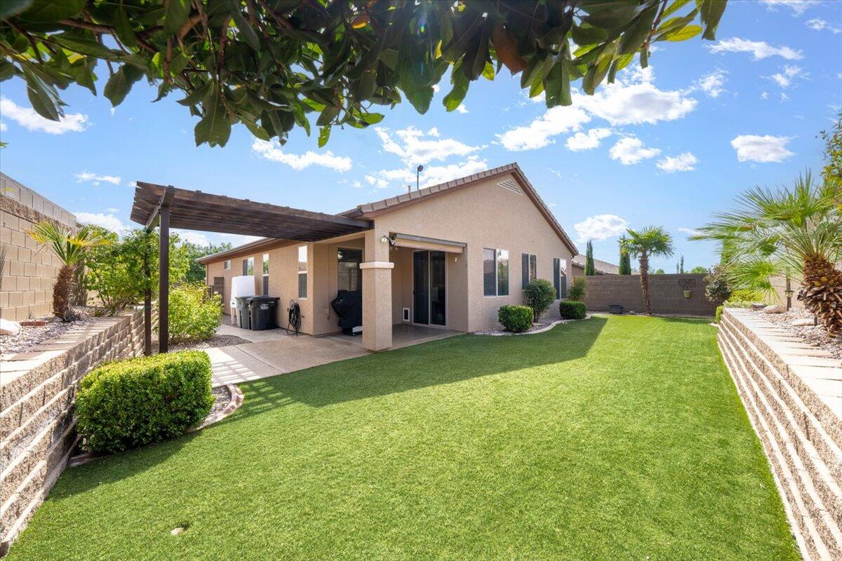 HIGHLAND PARK AT THE CORAL CANYON - Residential