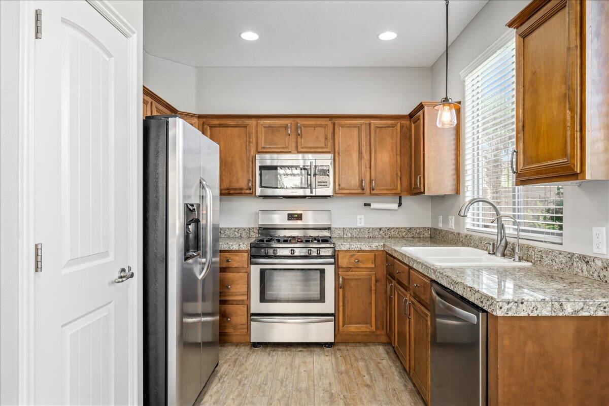 HIGHLAND PARK AT THE CORAL CANYON - Residential