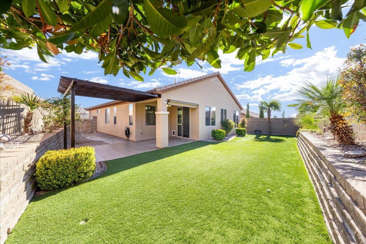 HIGHLAND PARK AT THE CORAL CANYON - Residential