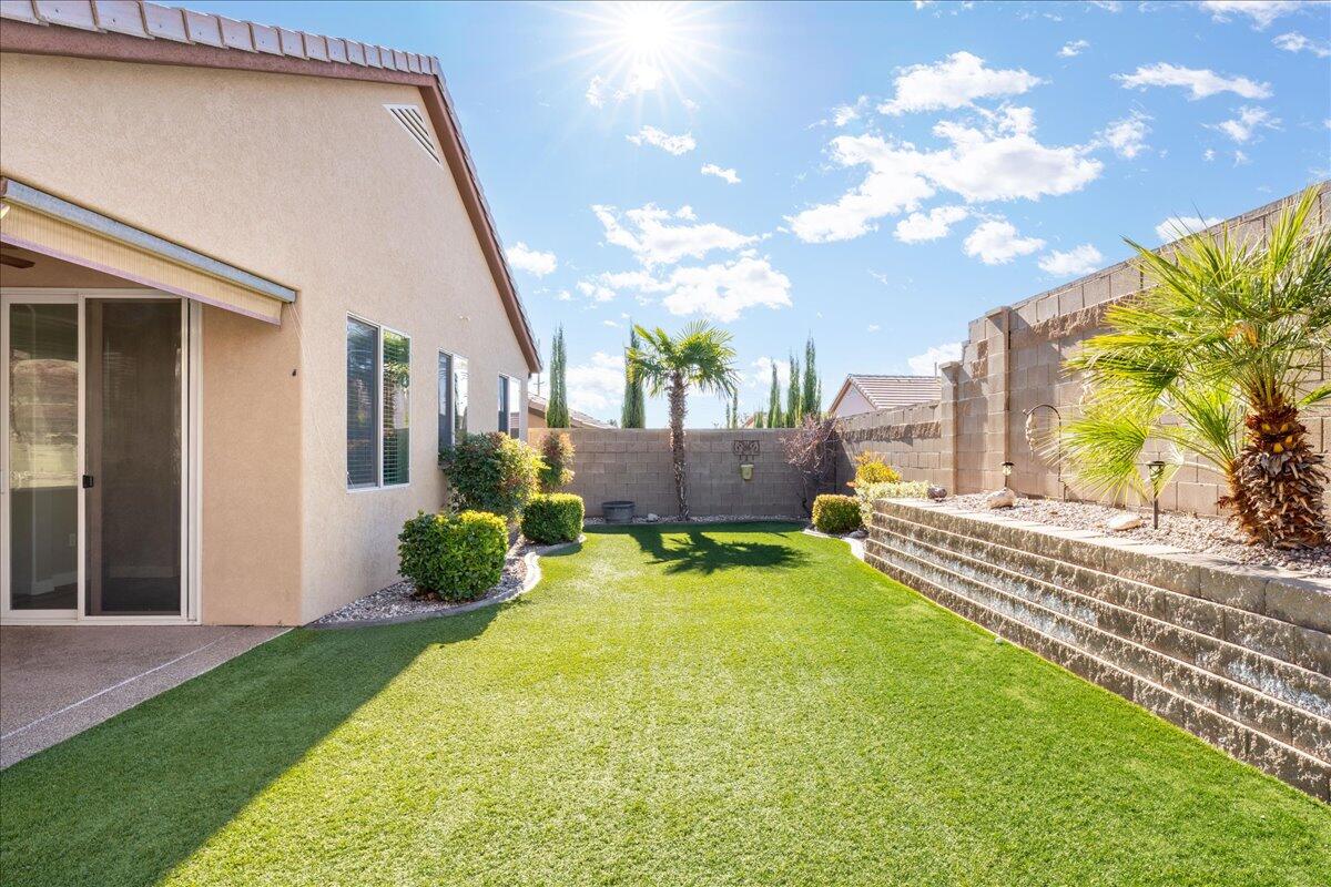 HIGHLAND PARK AT THE CORAL CANYON - Residential