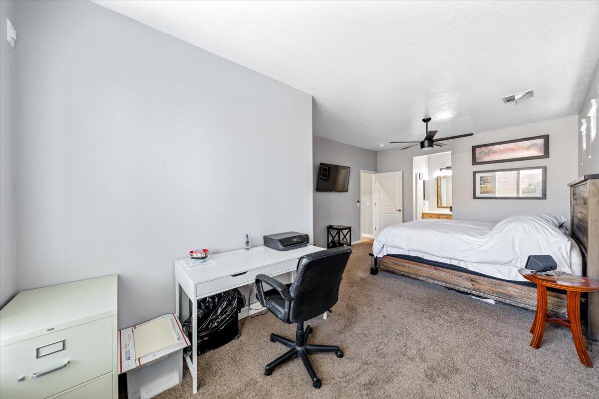 HIGHLAND PARK AT THE CORAL CANYON - Residential