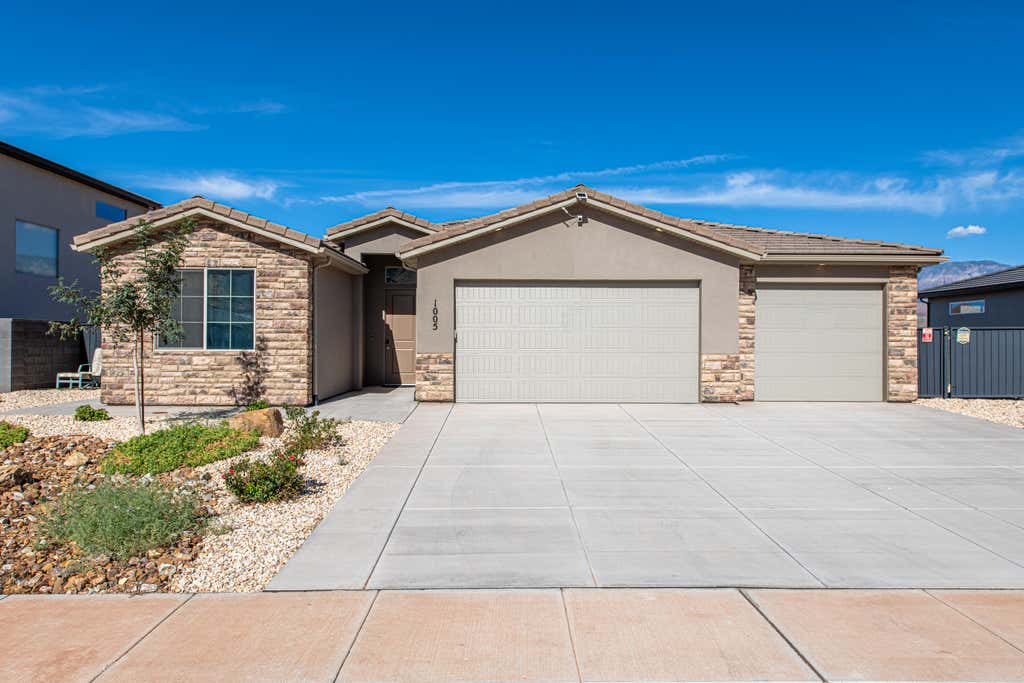 Photo of 1005 N 20 W, La Verkin, UT 84745 (MLS # 26-275344)