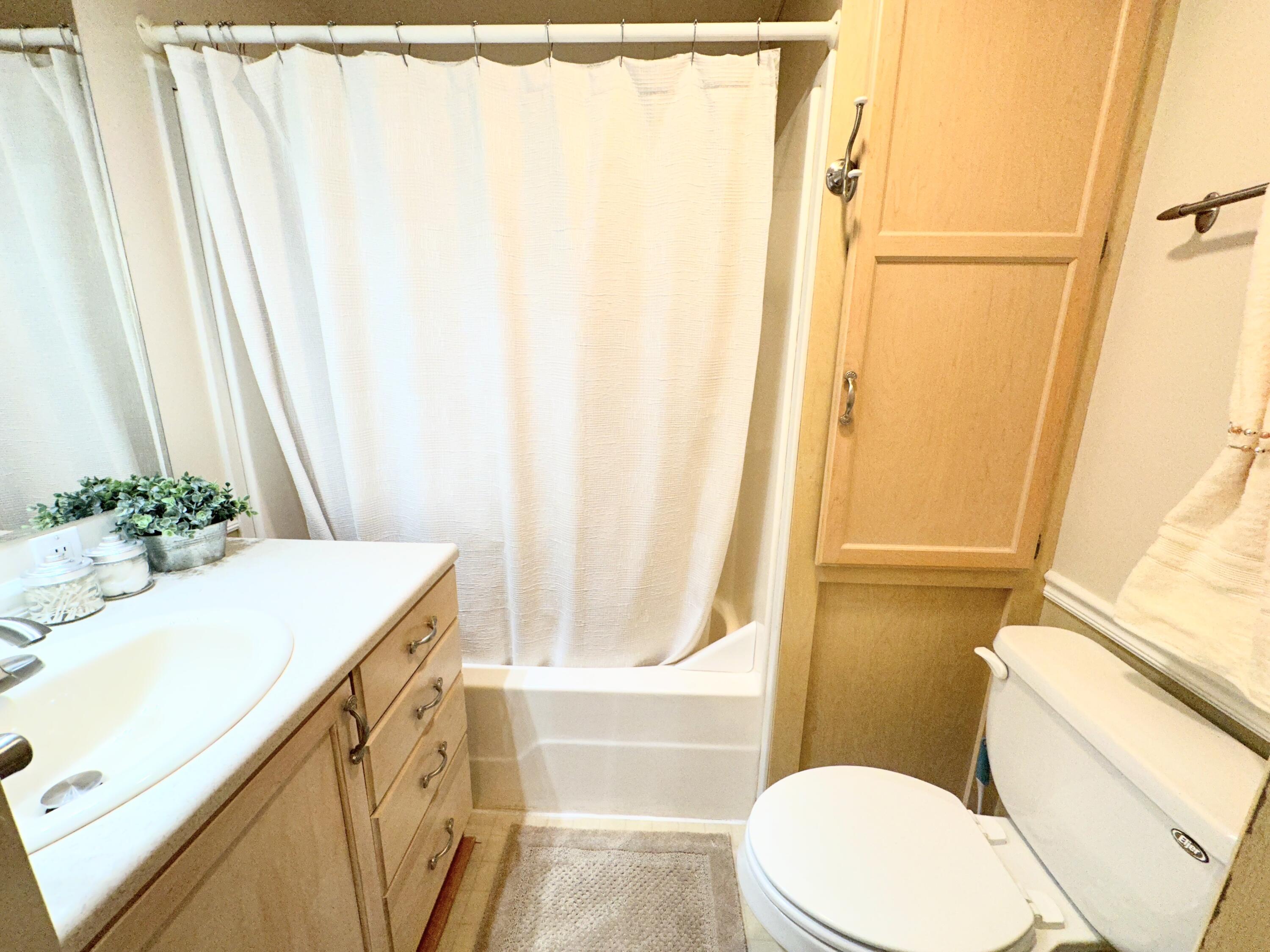 DIXIE DOWNS RV RESORT - Residential