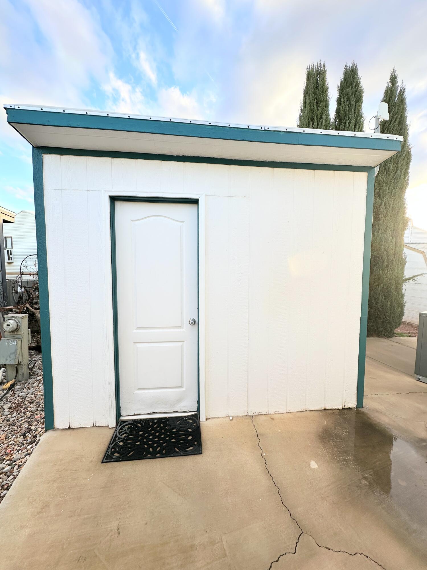 DIXIE DOWNS RV RESORT - Residential