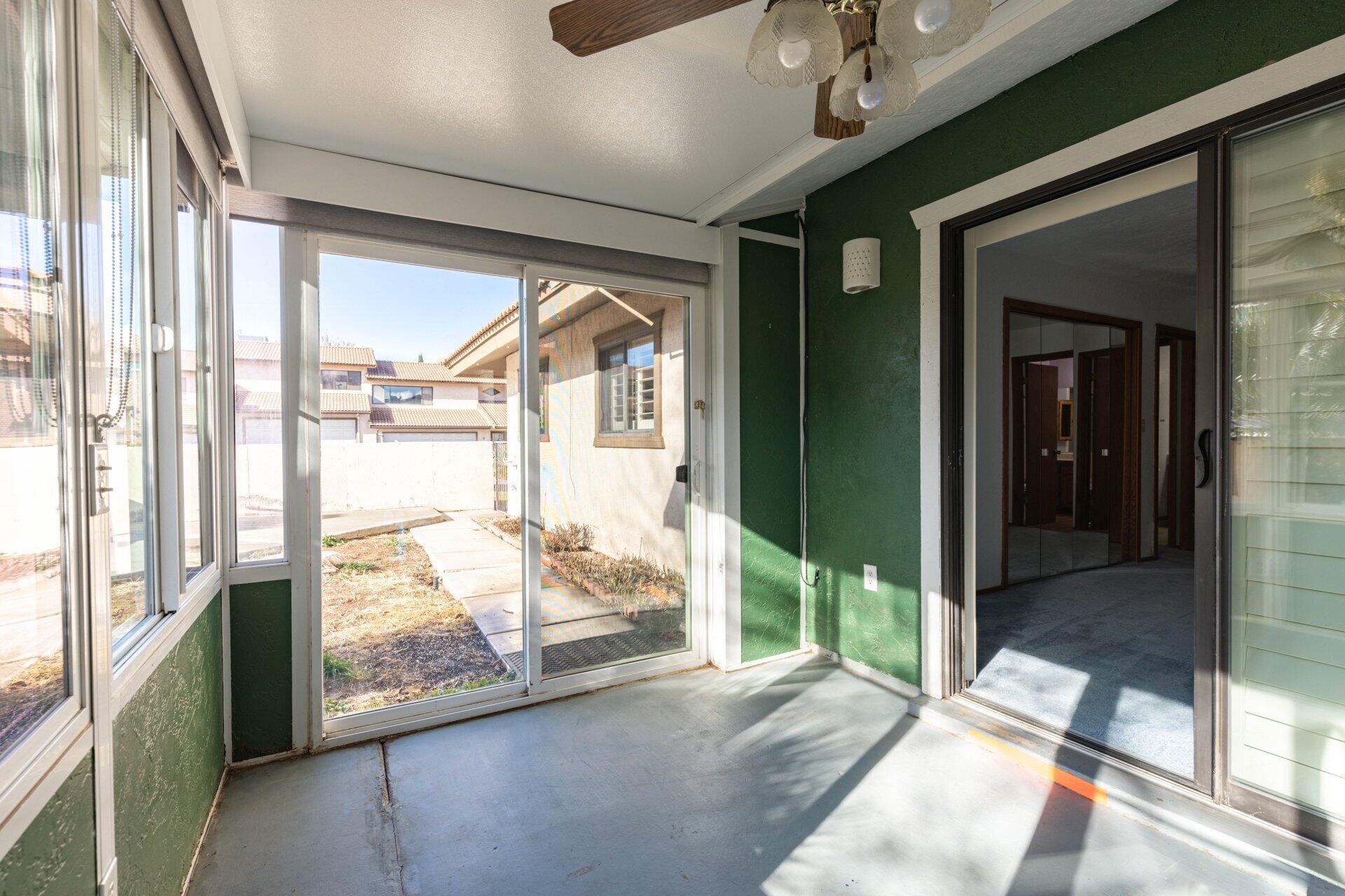 BLOOMINGTON KNOLLS TOWNHOMES - Residential