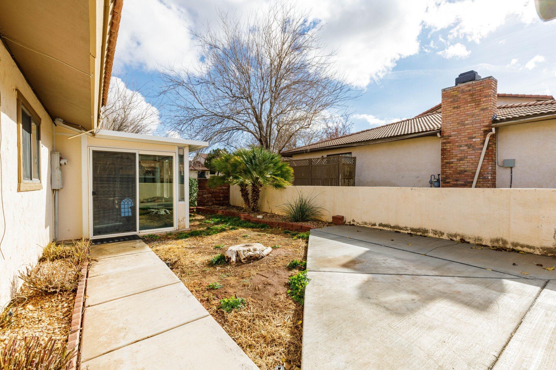 BLOOMINGTON KNOLLS TOWNHOMES - Residential