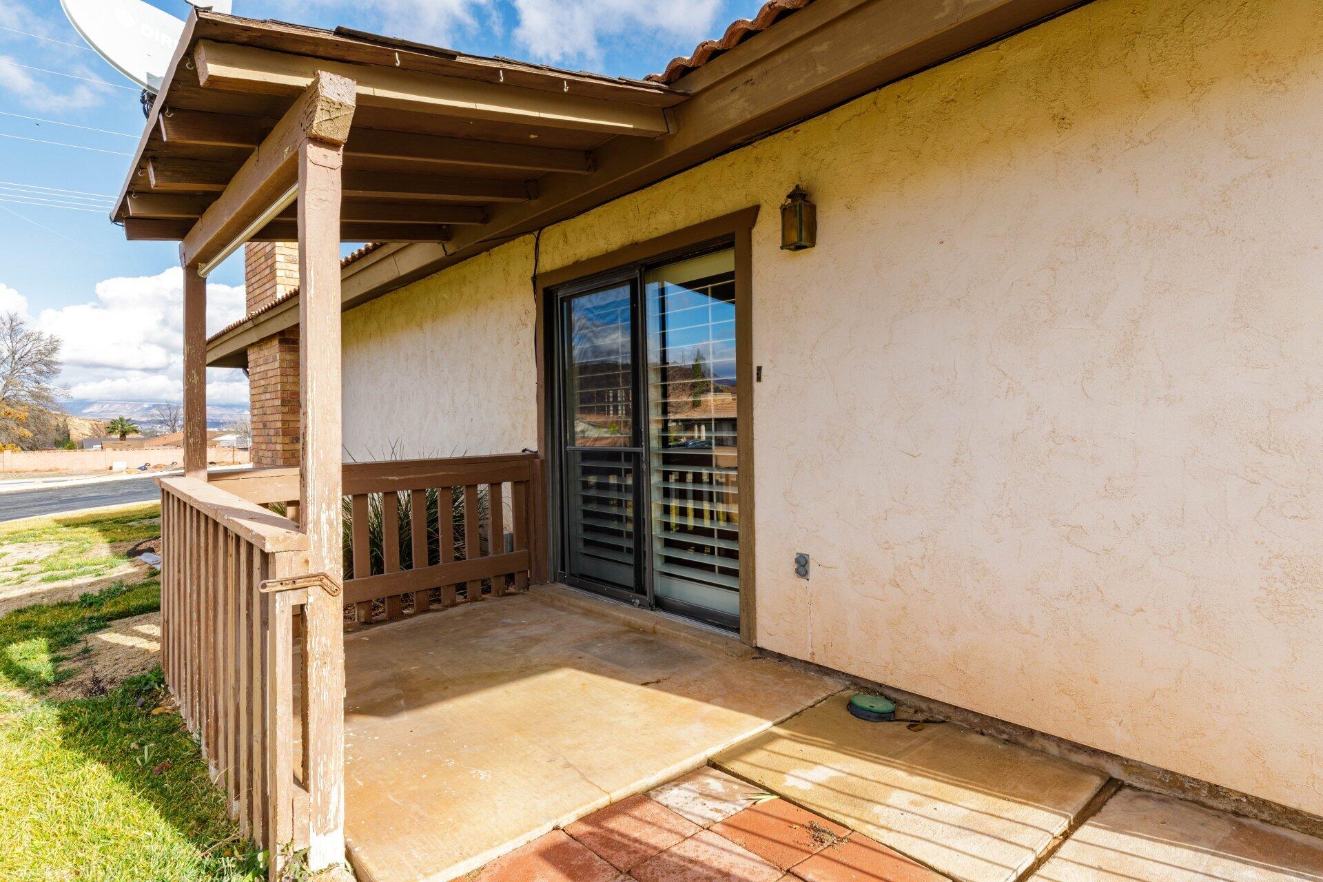 BLOOMINGTON KNOLLS TOWNHOMES - Residential