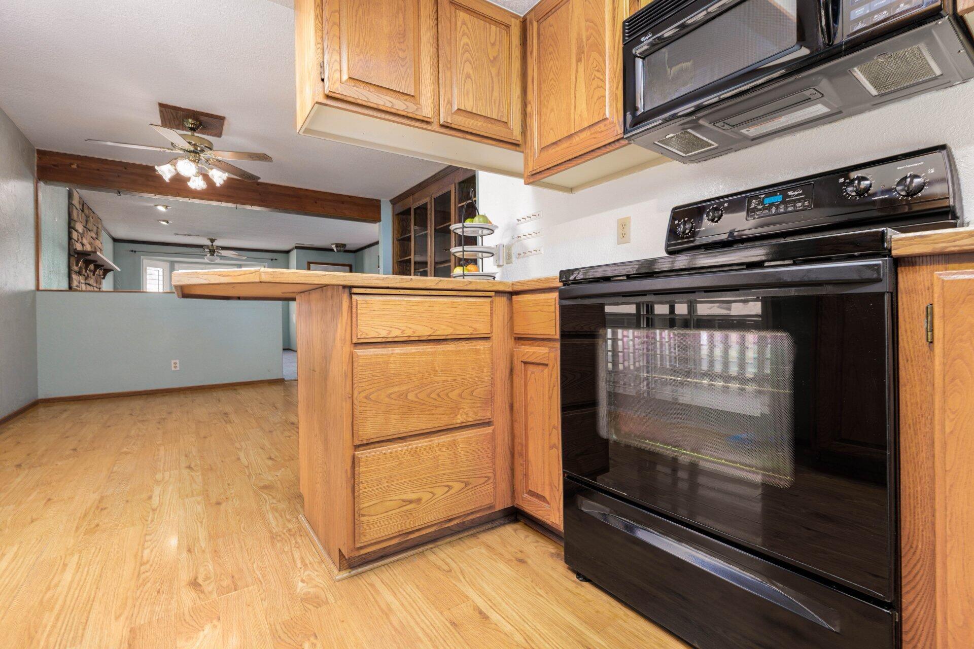 BLOOMINGTON KNOLLS TOWNHOMES - Residential