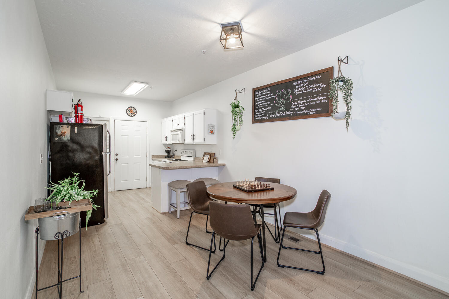 LA VENITA CONDOS - Residential