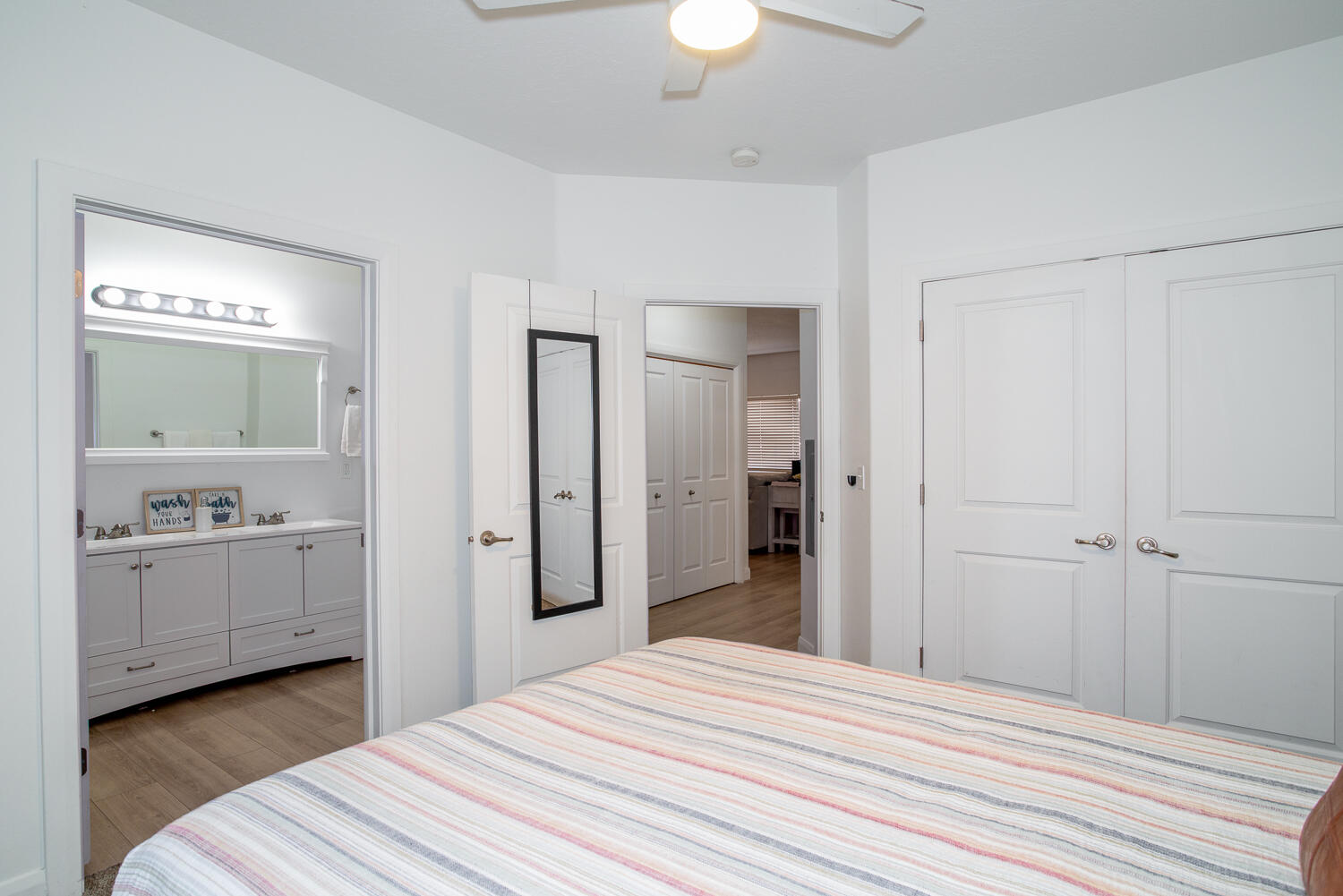 LA VENITA CONDOS - Residential